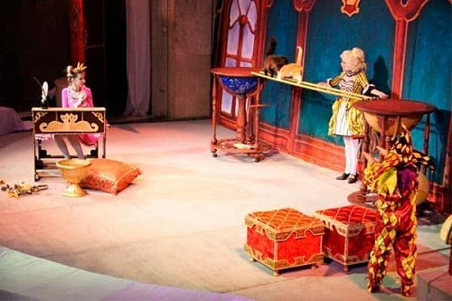 Спектакль "Каприз королевы" - Архив спектаклей Спектакль "Каприз королевы" - Архив спектаклей